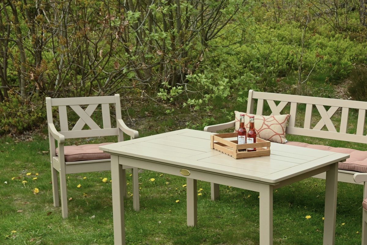 Lakkøy sett 3+1+1 m/puter+spisebord - sandbeige/Kobber