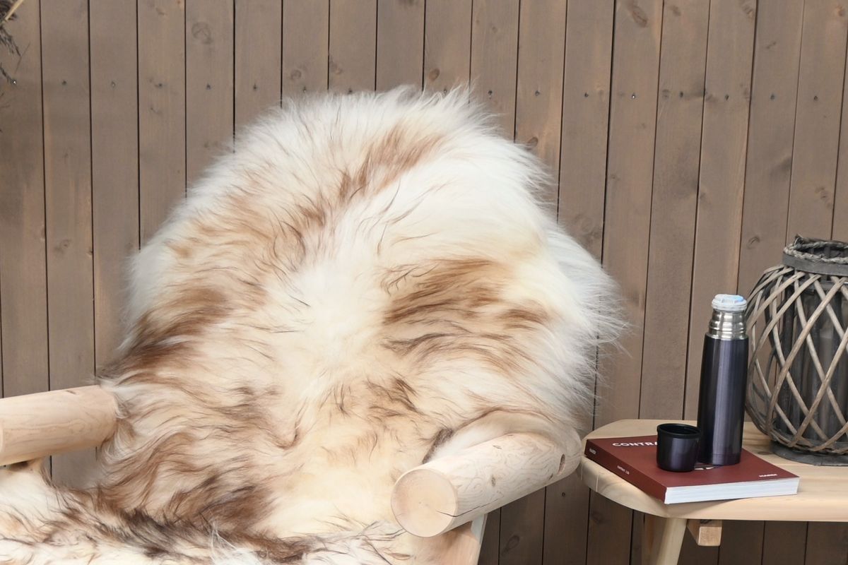 Sheepy saueskinn - ullhvit/brunmelert 