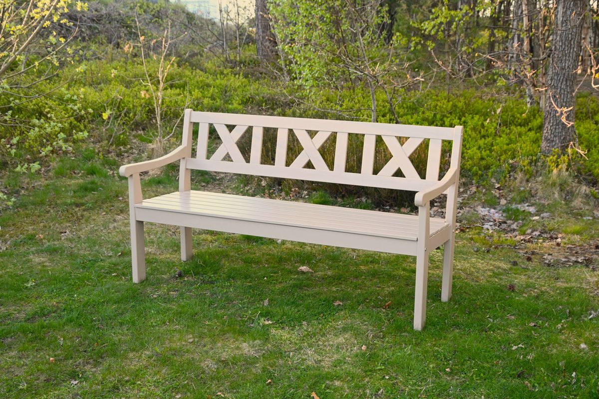 Lakkøy sett 3+1+1+spisebord - sandbeige